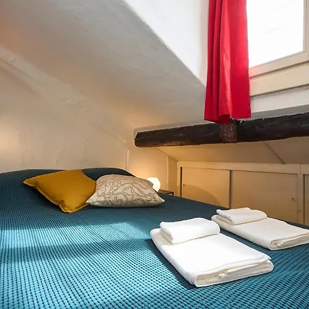 Cozy House - 20 Minutes Walk From Duomo-navigli شقة ميلان