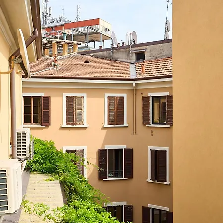 Cozy House - 20 Minutes Walk From Duomo-navigli * ميلان