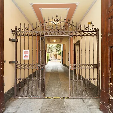 Cozy House - 20 Minutes Walk From Duomo-navigli ميلان